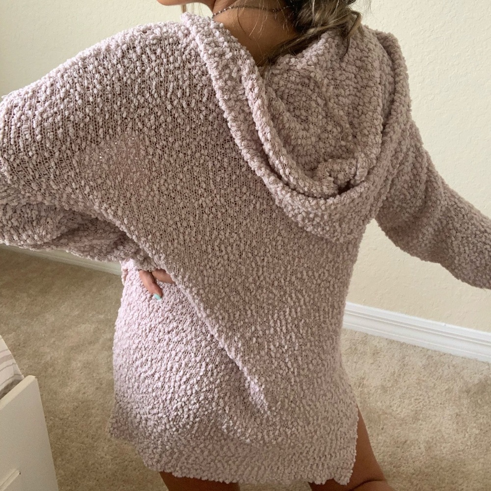 Oversized lavender knit sweatshirt with hoodie